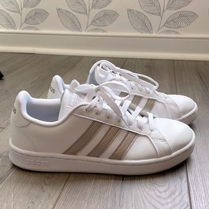 Adidas Grand Court sneaker women’s size 9M